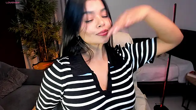 moonhelen online show from 06-15-26, 03:07