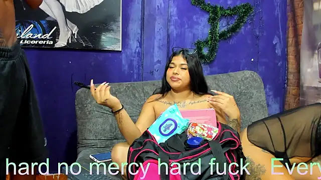 Snapshot of Hityour_bitchhard chatting on 02-11-26, 08:20 Hityour bitchhard online show from 02-11-26, 08:20