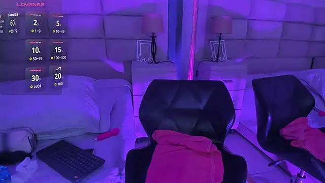 Snapshot of CarolineFyre chatting on 02-28-26, 04:06 CarolineFyre online show from 02-28-26, 04:06