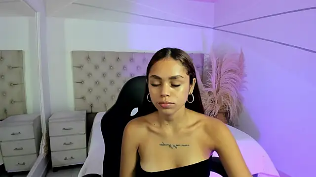 CarolineFyre online show from 03-06-26, 12:33