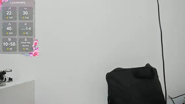 Snapshot of CarolineFyre chatting on 06-10-26, 12:28 CarolineFyre online show from 06-10-26, 12:28