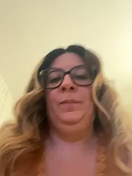 Snapshot of JasmineGlow7 chatting on 03-02-26, 01:40 JasmineGlow7 online show from 03-02-26, 01:40