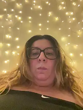 Snapshot of JasmineGlow7 chatting on 04-22-26, 10:27 JasmineGlow7 online show from 04-22-26, 10:27
