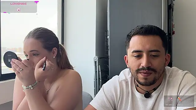 Snapshot of Sofii_n_Diego chatting on 03-01-26, 04:29 Sofii n Diego online show from 03-01-26, 04:29