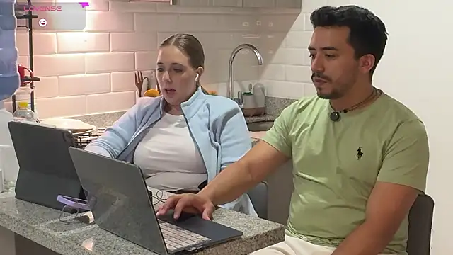 Snapshot of Sofii_n_Diego chatting on 02-23-26, 11:38 Sofii n Diego online show from 02-23-26, 11:38