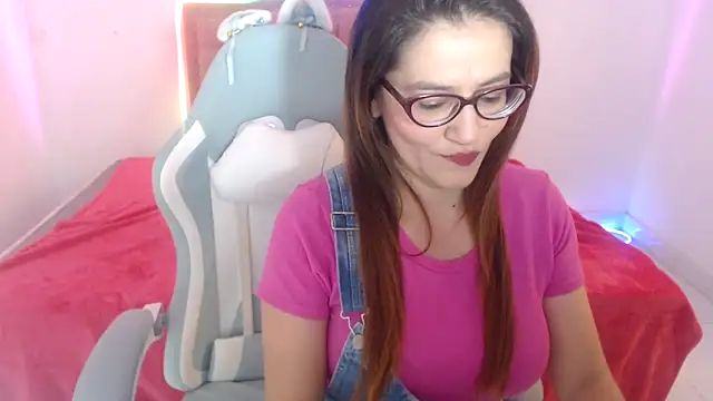 snowhot-69 online show from 04-01-26, 12:46