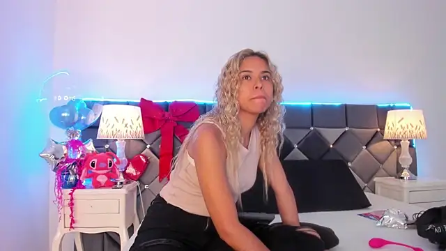 Snapshot of _Giorgiina_ chatting on 02-09-26, 12:14 Giorgiina online show from 02-09-26, 12:14