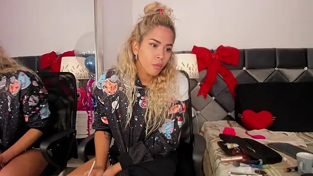 Snapshot of _Giorgiina_ chatting on 02-06-26, 12:45 Giorgiina online show from 02-06-26, 12:45