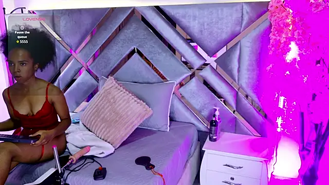 EmmaLovve online show from 05-19-26, 02:40