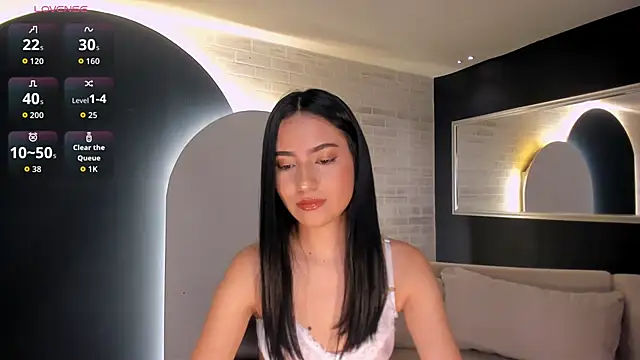 LucieMartin online show from 04-12-26, 05:38