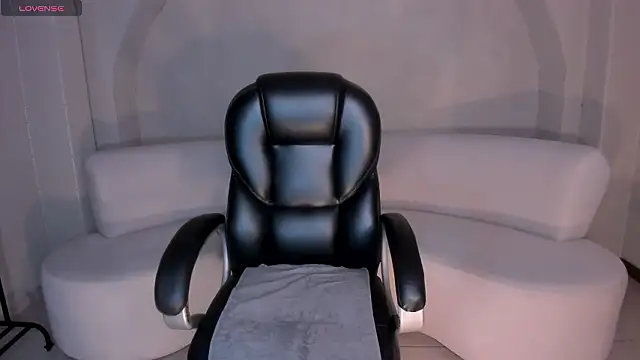 IsabellaMorettiX online show from 03-13-26, 04:06