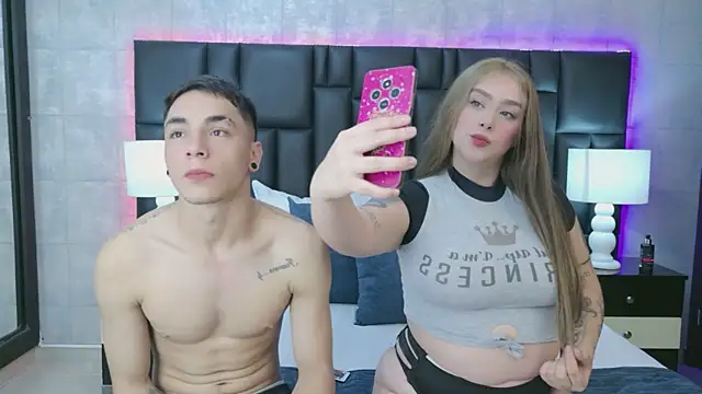 Snapshot of KarlaAndMike chatting on 02-26-26, 03:28 KarlaAndMike online show from 02-26-26, 03:28