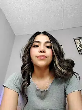 Snapshot of loveegirll1 chatting on 02-02-26, 05:28 loveegirll1 online show from 02-02-26, 05:28