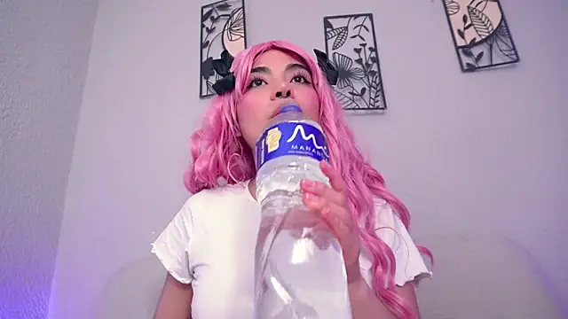 Snapshot of loveegirll1 chatting on 03-01-26, 03:17 loveegirll1 online show from 03-01-26, 03:17