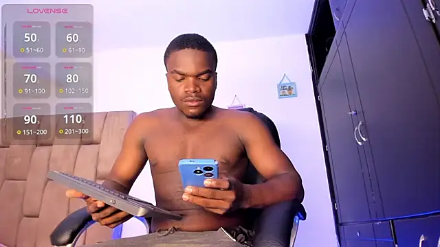 Snapshot of Ben_Castro_ chatting on 02-13-26, 09:48 Ben Castro online show from 02-13-26, 09:48