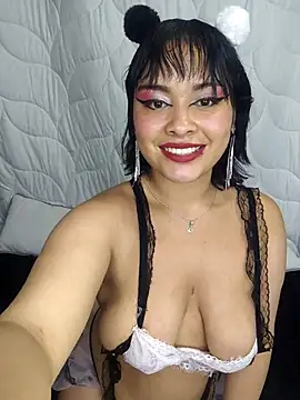 zoe love18 online show from 04-15-26, 04:18