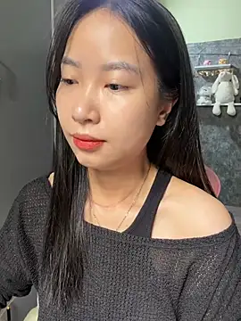 Linne6789 online show from 05-18-26, 04:40