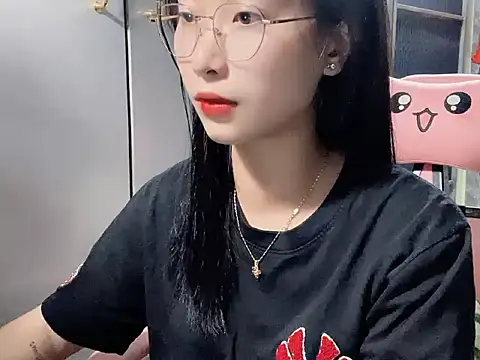 Snapshot of Linne6789 chatting on 03-01-26, 03:01 Linne6789 online show from 03-01-26, 03:01