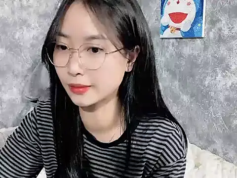 Snapshot of Linne6789 chatting on 02-04-26, 03:40 Linne6789 online show from 02-04-26, 03:40