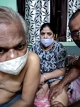 HoneyHush online show from 03-29-26, 05:25