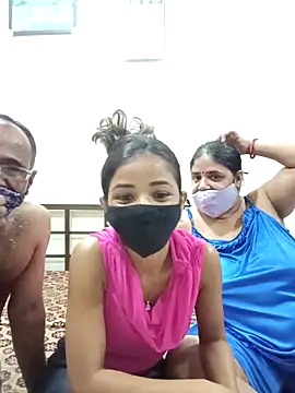 HoneyHush online show from 04-11-26, 07:16