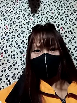 Snapshot of Small_flower1 chatting on 02-13-26, 02:50 Small flower1 online show from 02-13-26, 02:50