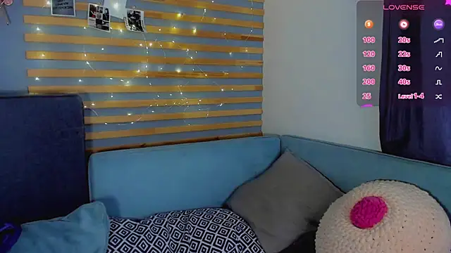 Snapshot of Alice_Wanderr chatting on 03-02-26, 05:08 Alice Wanderr online show from 03-02-26, 05:08