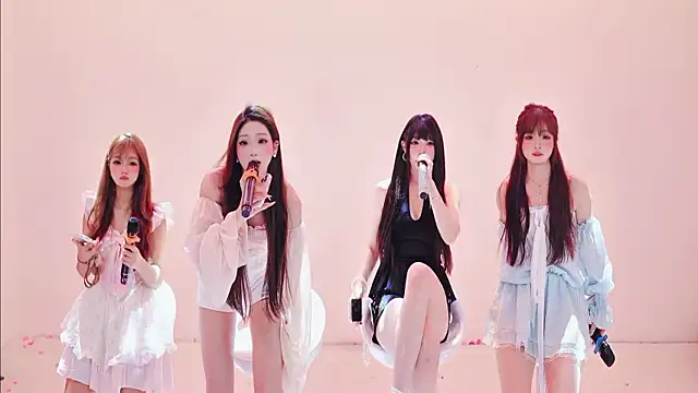 Snapshot of CC-0606 chatting on 02-03-26, 09:47 CC-0606 online show from 02-03-26, 09:47