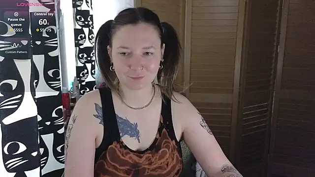 Snapshot of Ozalin_ chatting on 07-15-26, 11:17 Ozalin online show from 07-15-26, 11:17
