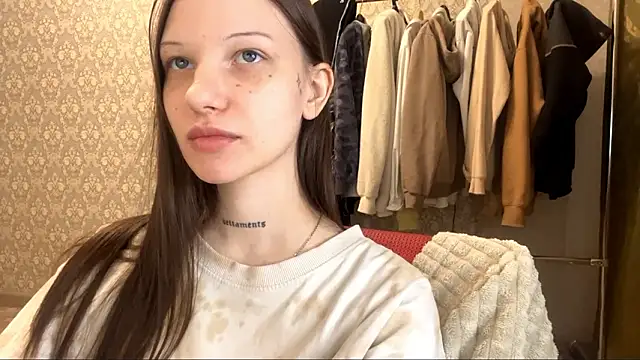 Snapshot of LumPetal chatting on 02-15-26, 07:51 LumPetal online show from 02-15-26, 07:51