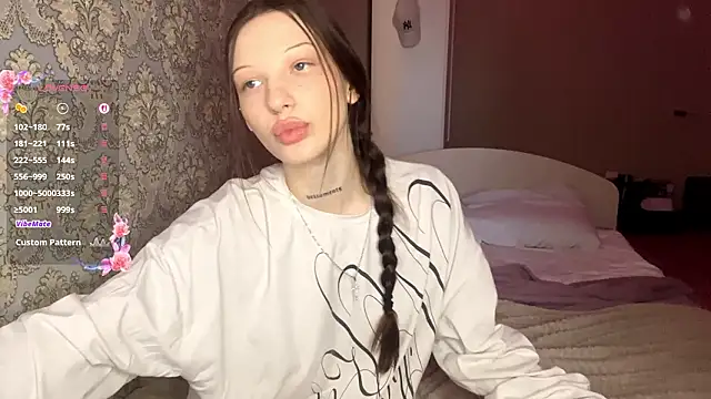 Snapshot of LumPetal chatting on 02-19-26, 05:04 LumPetal online show from 02-19-26, 05:04