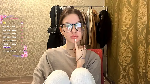 Snapshot of LumPetal chatting on 02-12-26, 05:18 LumPetal online show from 02-12-26, 05:18