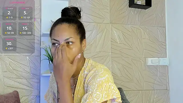 Snapshot of RebecaBlack_ chatting on 02-21-26, 01:02 RebecaBlack online show from 02-21-26, 01:02