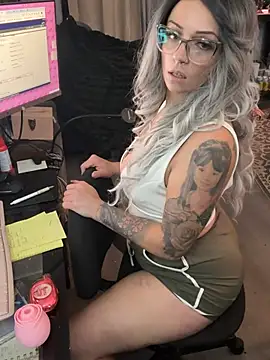 Alicethickpeach online show from 06-16-26, 05:13