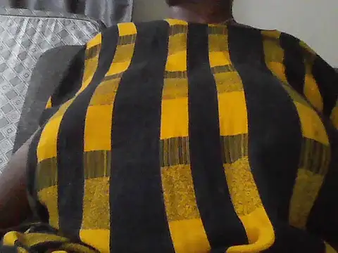 Honeybloom1 online show from 02-11-26, 07:36