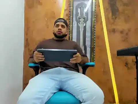 Snapshot of Chris_Evans22 chatting on 02-08-26, 04:15 Chris Evans22 online show from 02-08-26, 04:15