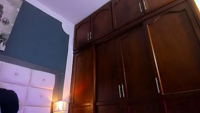 RED VIOLETH online show from 02-11-26, 01:55