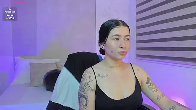 charlottee27  online show from 05-22-26, 02:09