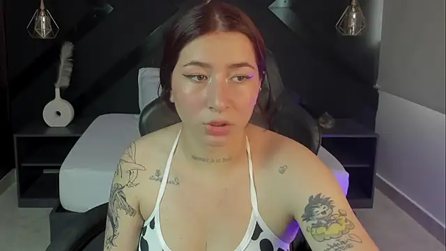 charlottee27  online show from 02-28-26, 07:46