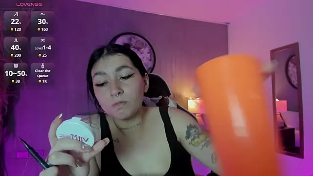 charlottee27  online show from 05-27-26, 02:08