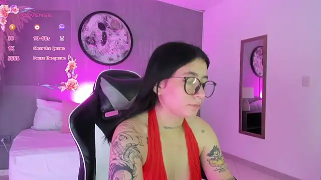 Snapshot of charlottee27_ chatting on 06-26-26, 01:55 charlottee27 online show from 06-26-26, 01:55