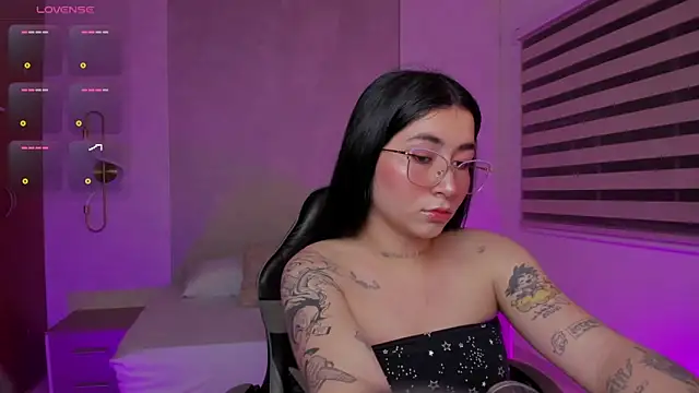 charlottee27  online show from 05-14-26, 02:08