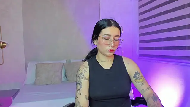 charlottee27  online show from 05-20-26, 02:08