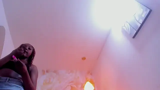 Snapshot of nylaroyale_cr chatting on 02-08-26, 07:44 nylaroyale cr online show from 02-08-26, 07:44