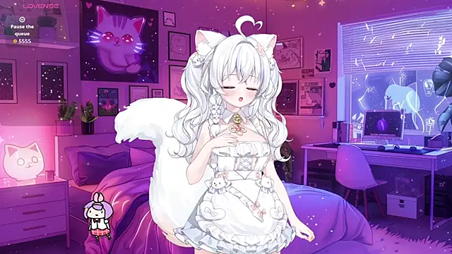 Snapshot of Emi_Glow chatting on 02-17-26, 01:14 Emi Glow online show from 02-17-26, 01:14