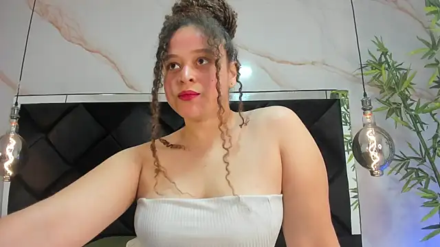 IrinaVoshh  online show from 04-08-26, 07:15