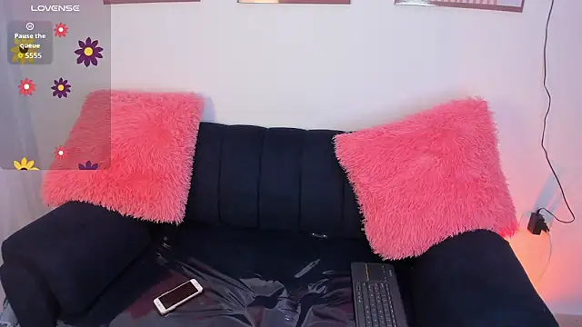 Snapshot of chloe_petite2 chatting on 02-19-26, 01:52 chloe petite2 online show from 02-19-26, 01:52