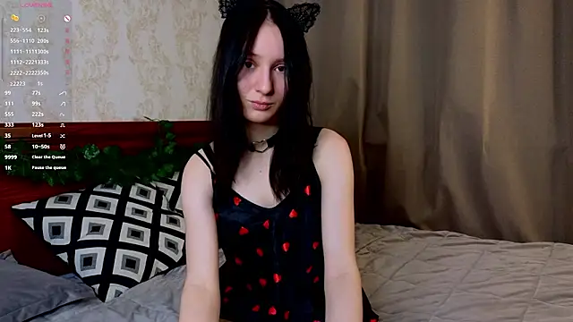 Snapshot of AuburnConfetti chatting on 02-26-26, 06:19 AuburnConfetti online show from 02-26-26, 06:19