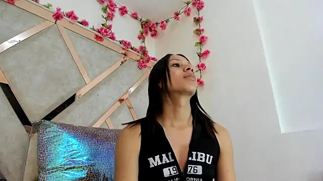 Geminis    online show from 03-25-26, 04:56