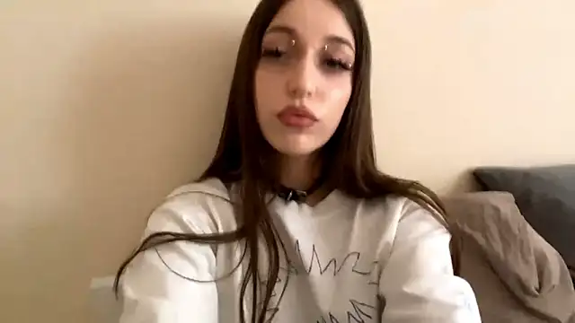 Snapshot of CutieWorm chatting on 02-01-26, 11:19 CutieWorm online show from 02-01-26, 11:19